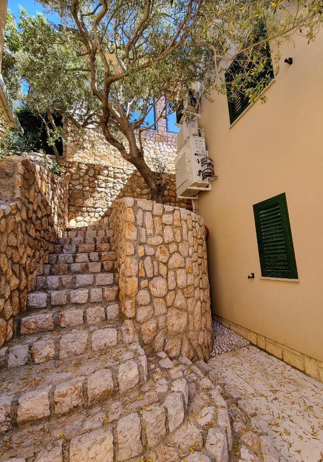 Villa Relax , With Seaview And Two Pools Near Beach Starigrad  Eksteriør bilde
