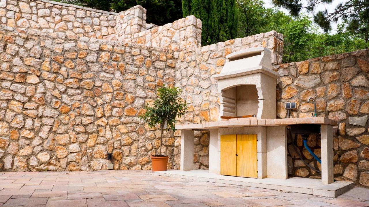 Villa Relax , With Seaview And Two Pools Near Beach Starigrad  Eksteriør bilde