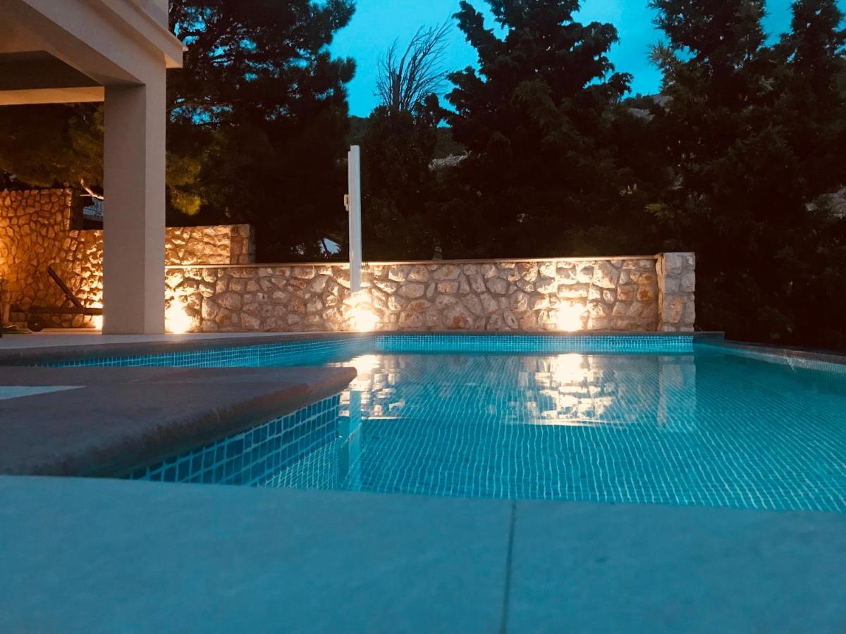 Villa Relax , With Seaview And Two Pools Near Beach Starigrad  Eksteriør bilde