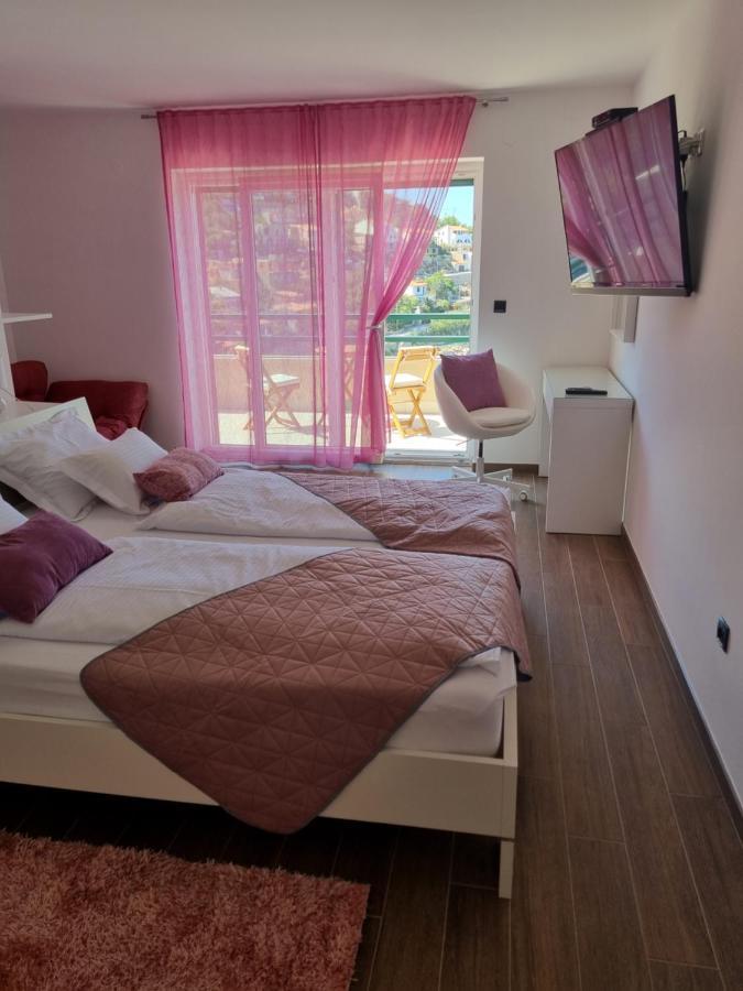 Villa Relax , With Seaview And Two Pools Near Beach Starigrad  Eksteriør bilde
