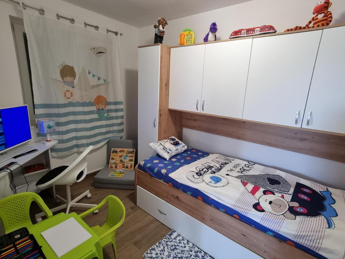 Villa Relax , With Seaview And Two Pools Near Beach Starigrad  Eksteriør bilde